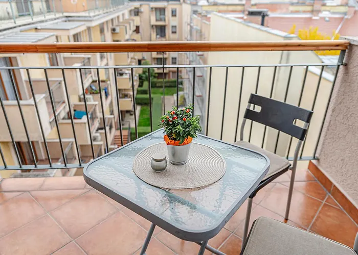 Free Parking Sweet Apartment